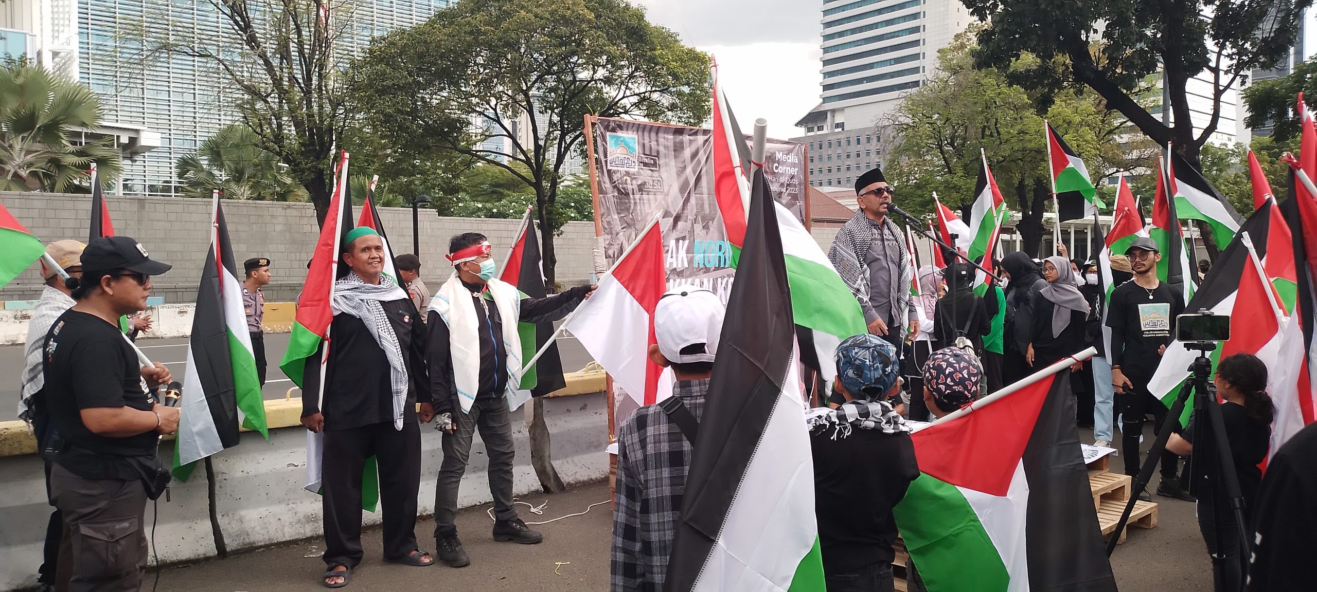 Massa Demo di Depan Kedubes AS, Tuntut Kemerdekaan Palestina