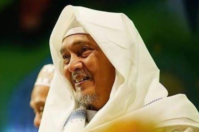 KH Abdullah Kafabihi Mahrus: Manusia Bisa Terhormat Karena Akhlaknya