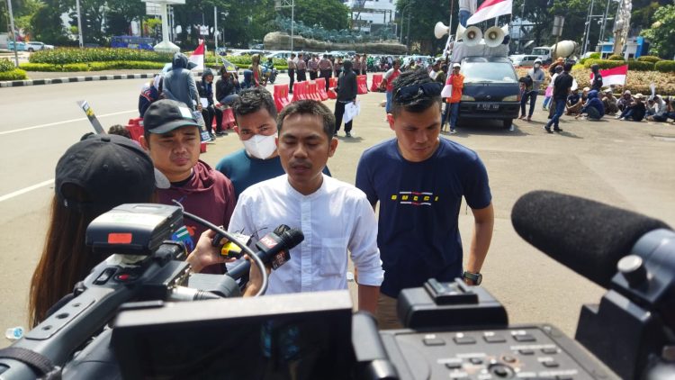 Ratusan Aktivis Desak Presiden Jokowi Perintahkan Kapolri Copot Agus Adrianto