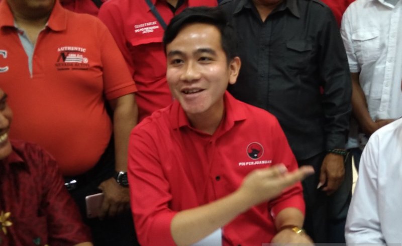 Gibran: Kaesang Mengidolakan Prabowo, Kalau Saya Mengidolakan Ibas.