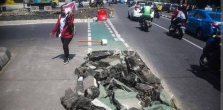 Trotoar di Jakarta Dibongkar, Netizen: Heru Budi Ingin Hapus Jejak Peradaban Kota