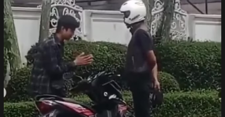 Viral, Seorang Pengendara Motor Dipukul hingga Kejang-kejang, Padahal Sudah Cium Tangan dan Minta Maaf