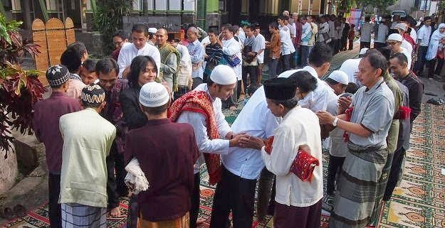 Tradisi Rasulullah Sambut Hari Raya Idul Fitri: dari Takbir hingga Silaturahmi