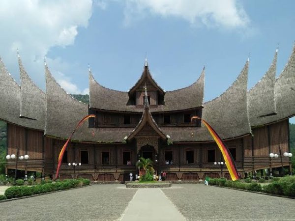 5 Rekomendasi Wisata di Sumatera Barat, Dari Budaya Hingga Sejarah