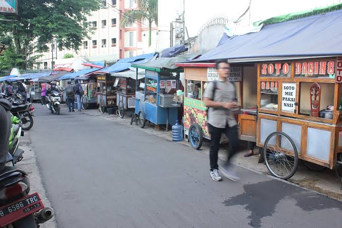 Komunitas Sekitar Kampus: di Mana Mereka Diletakkan dalam Jejaring Serikat Tenaga Pendidik?