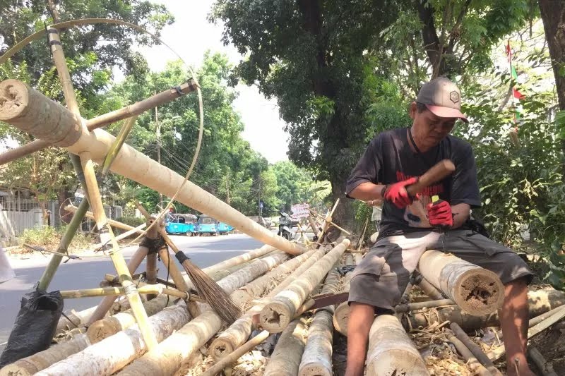 Kisah Pilu Pedagang Pohon Pinang di Jakarta: Sepi Peminat Jelang HUT Ke-78 RI