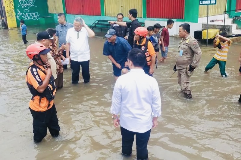 Banjir Terendamkan 16 TPS di Pondok Aren Tangsel