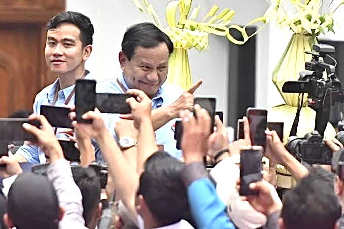 Survei Polling Institute: Prabowo-Gibran Pasangan Capres-Cawapres Paling Disukai Publik