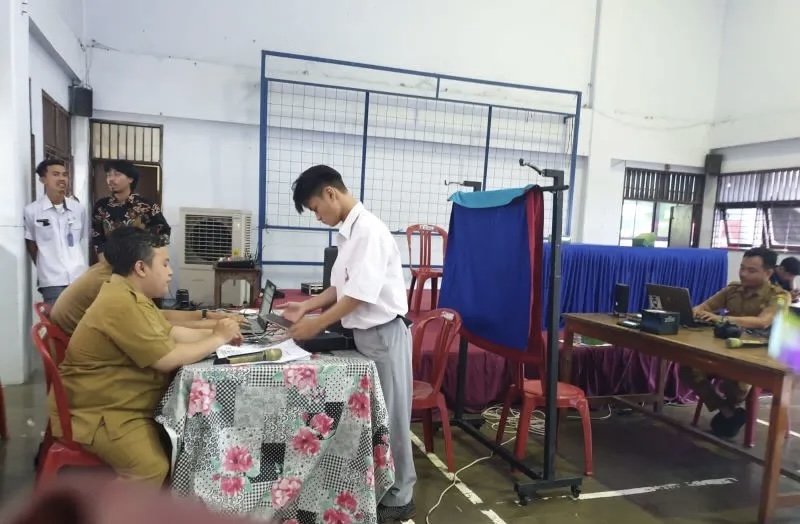 Disdukcapil Kota Tangerang Gencarkan Perekaman e-KTP di Sekolah Jelang Pemilu 2024