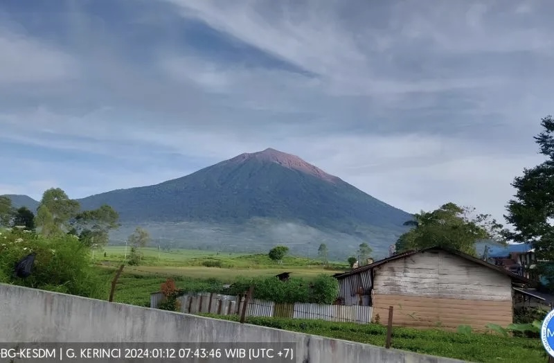 Intensitas Gempa Hembusan dan Tremor di Gunung Kerinci Meningkat, Masyarakat Diminta Waspada