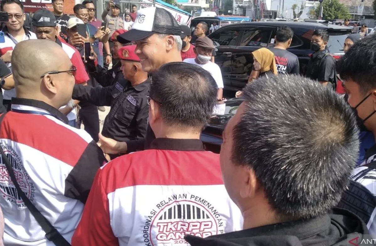 Ganjar Makin Serius, Kini Ajak Relawan Turun Langsung Door to Door Gaet Suara