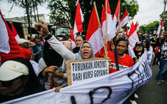 Demo Besar Pemakzulan Jokowi, Polri Kerahkan 2.590 Personel di Depan Gedung DPR RI