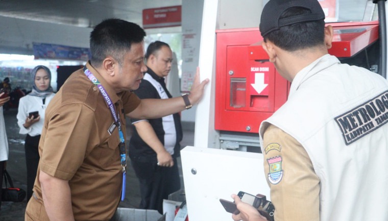 Disperindag Kabupaten Tangerang Cek Segel Dispenser BBM di SPBU 34.157.10