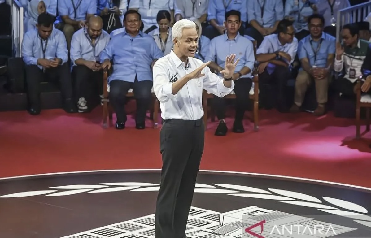 Ganjar Tuai Pujian karena Pertanyaan Cerdas Saat Debat Capres 2024