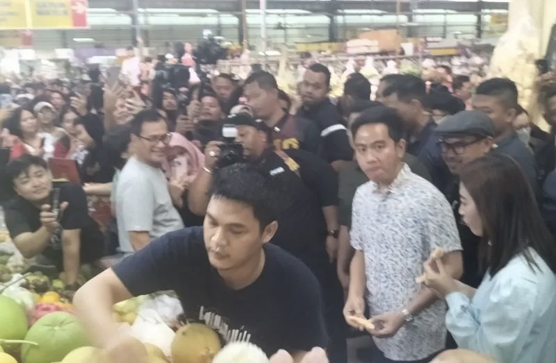 Gibran Belanja di Pasar Modern BSD City dan Pasar Kemiri Muka