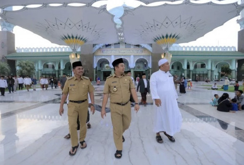 Masjid Al-Azhom Tangerang Rasa Masjid Nabawi, Pelatarannya Kini Dilengkapi dengan Payung