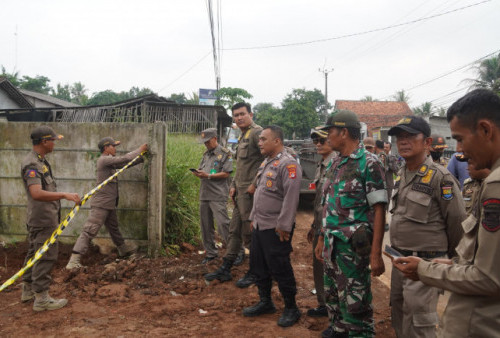 Satpol PP Tangerang Segel Aktivitas Kupasan Tanah di Tegalsari