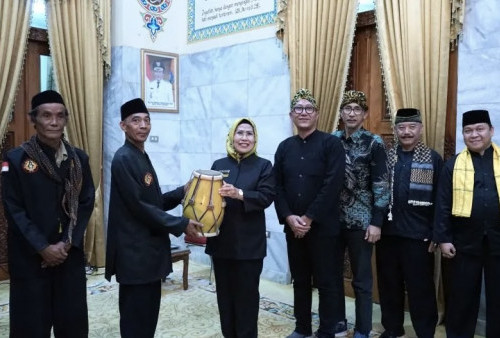 Pemkab Serang Terus Dukung Pencak Silat dengan Bantuan Alat Musik Tradisional